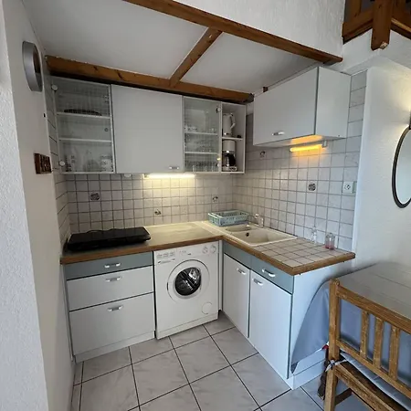 Daire T2 Mezzanine Pres De La Avec Parking Au Cap D'agde - Fr-1-749-99 Agde